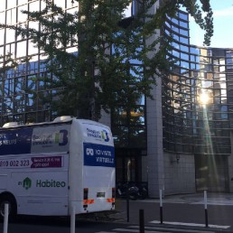 Habiteo Truck devant TF1 - Groupe Bouygues